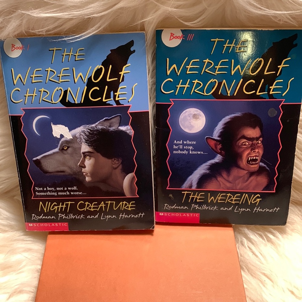 🐸2/$10🐸 The werewolf Chronicles.